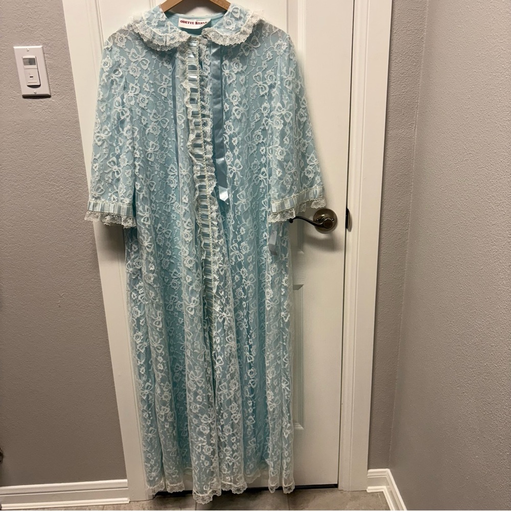 Vintage Odette Barsa Peignoir Robe Gown Powder Blue Lace Overlay Medium NWT